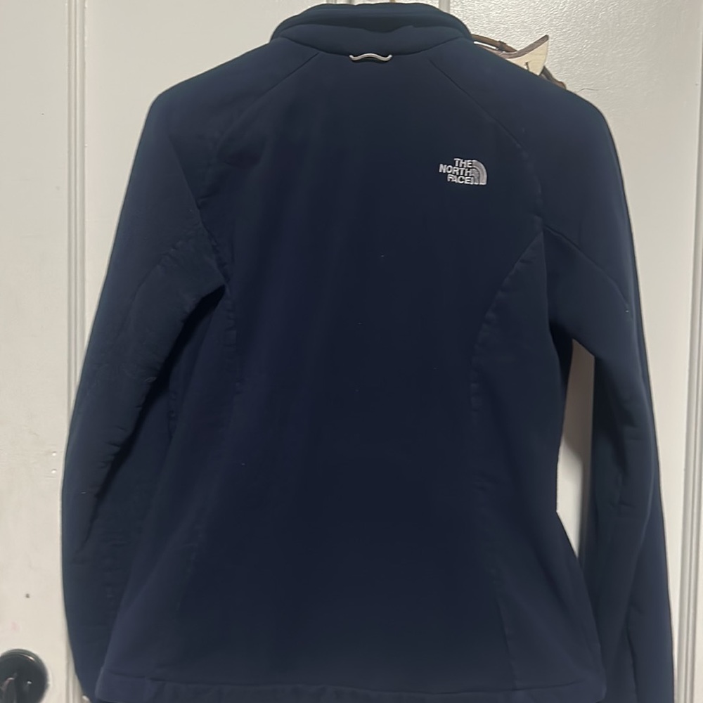 North face - Picture 2 of 4